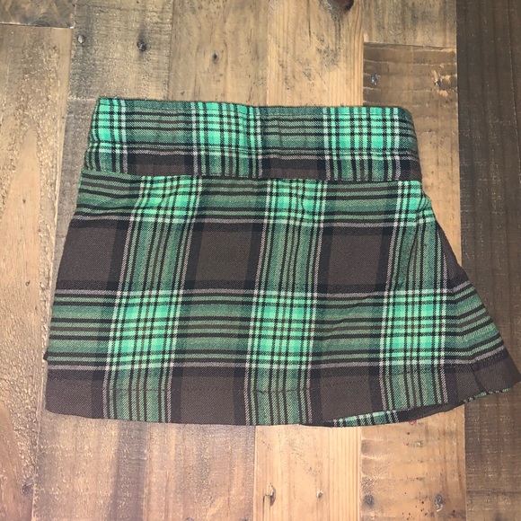 3 for $20 / Vintage Vibrations Kilt Skirt (3) - Picture 2 of 3